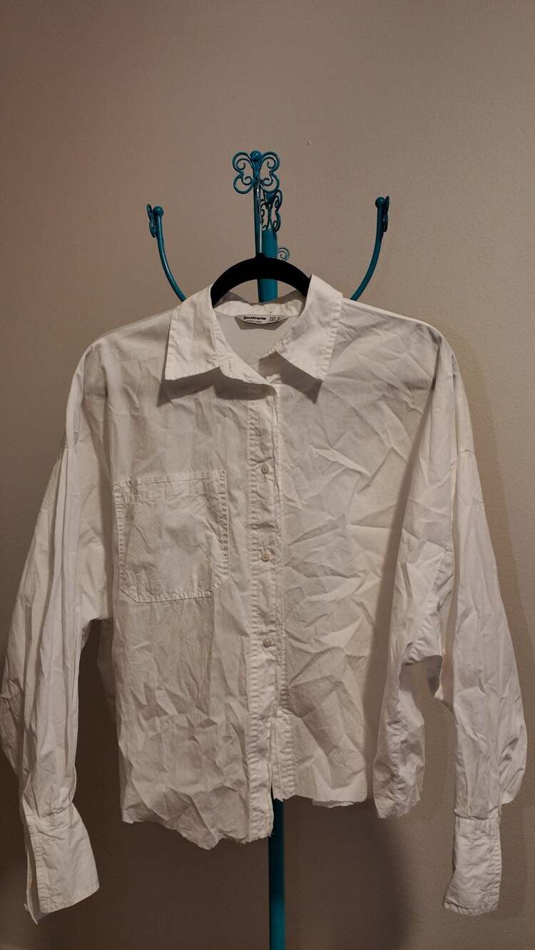 Stradivarius White Cotton Over-Sized Raw Hem Button-Down Shirt – Size M